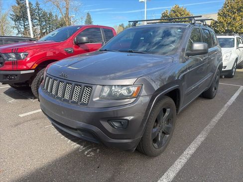 Used 2015 Jeep Grand Cherokee Altitude image 3