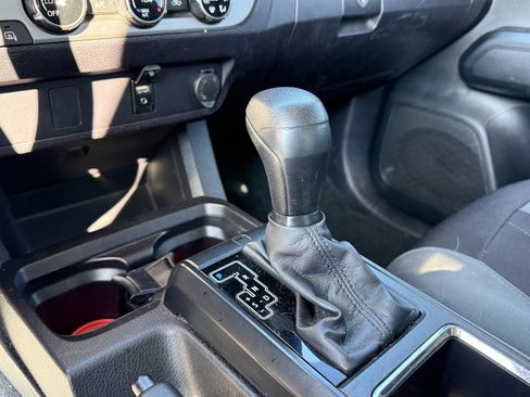 Used 2016 Toyota Tacoma SR w/ SR Convenience Package image 22