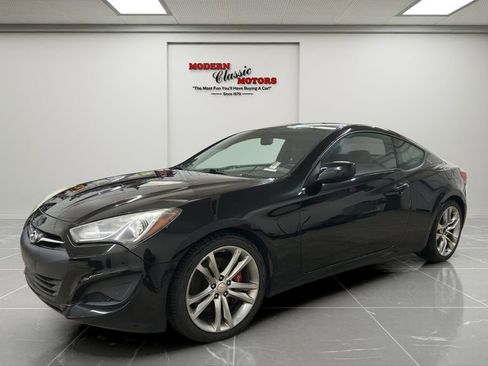 Used 2013 Hyundai Genesis 2.0T RWD image 3