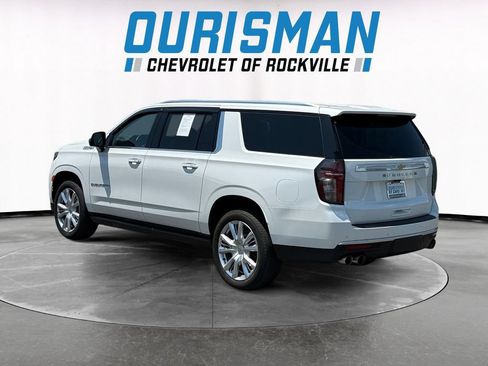 Used 2024 Chevrolet Suburban High Country w/ Premium Package AWD/4WD image 4