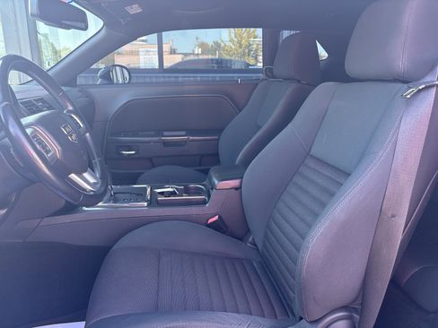 Used 2011 Dodge Challenger image 11