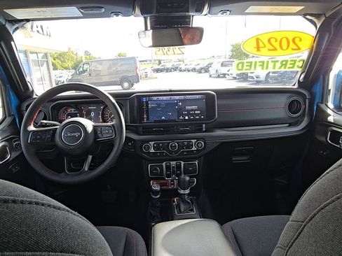 Certified 2024 Jeep Wrangler Unlimited Rubicon w/ Technology Group image 21