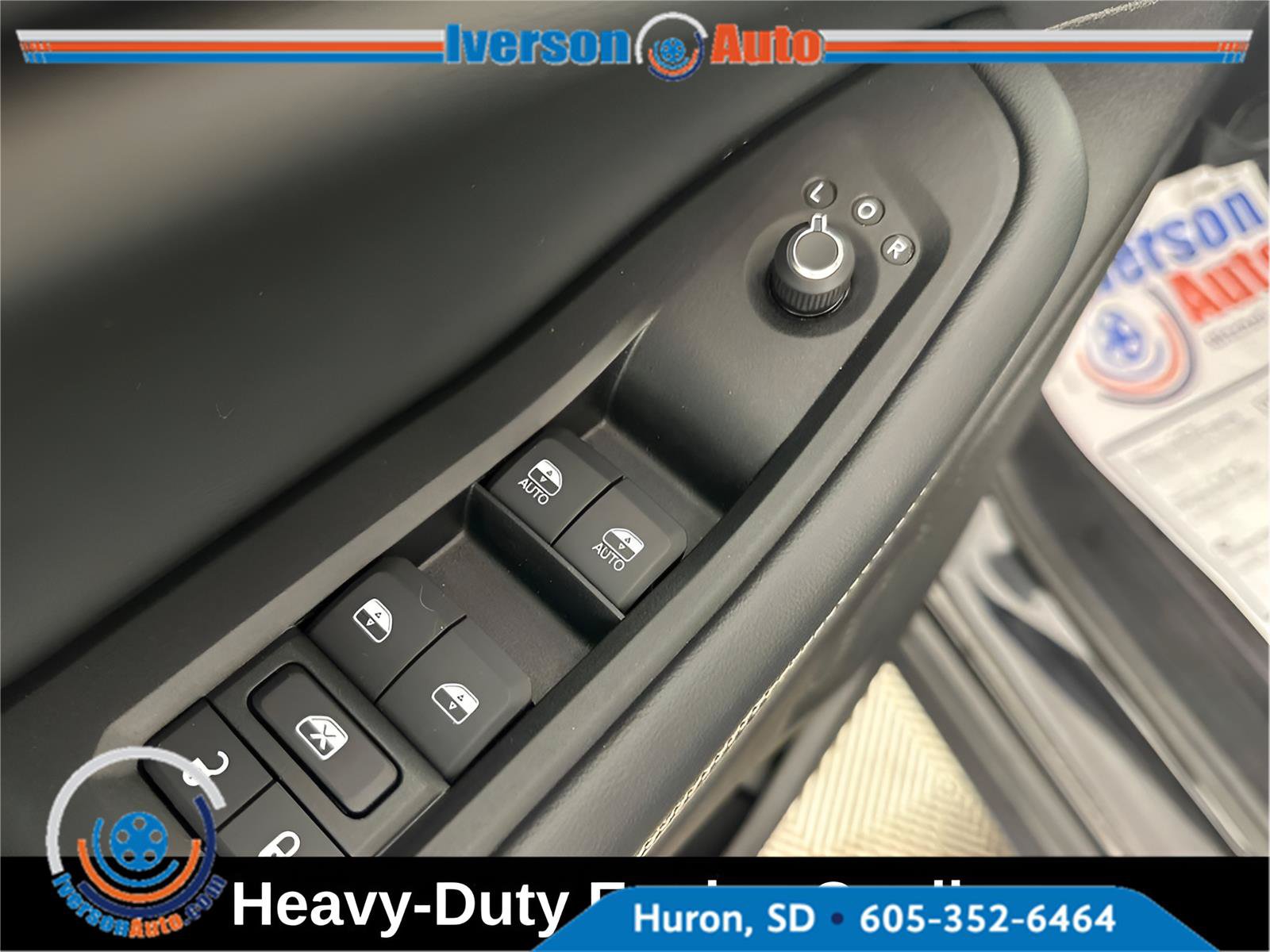 Used 2024 Jeep Grand Cherokee L Altitude AWD/4WD image 16