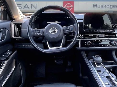 Used 2023 Nissan Pathfinder Platinum FWD image 8