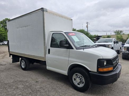 Used 2016 Chevrolet Express 3500 RWD image 1