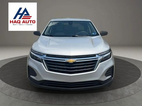 Used 2022 Chevrolet Equinox LS w/ LS Convenience Package FWD image 2