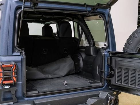 Used 2024 Jeep Wrangler Unlimited Rubicon w/ Technology Group AWD/4WD image 83