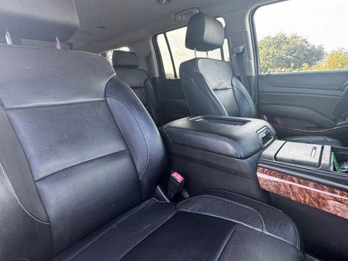 Used 2017 Chevrolet Suburban Premier image 15