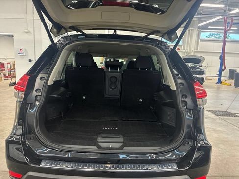 Used 2018 Nissan Rogue SV AWD/4WD image 15