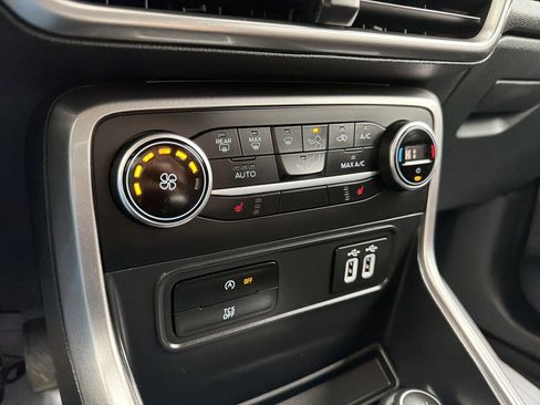 Used 2021 Ford EcoSport SE w/ SE Convenience Package image 21