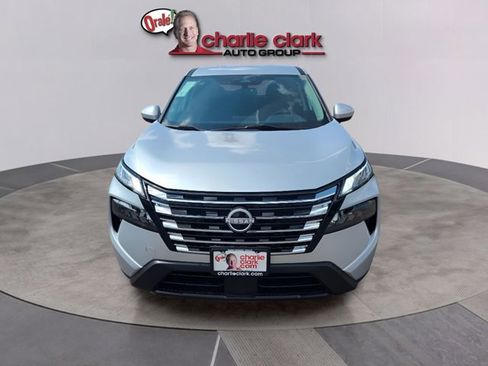 Certified 2024 Nissan Rogue SV image 8