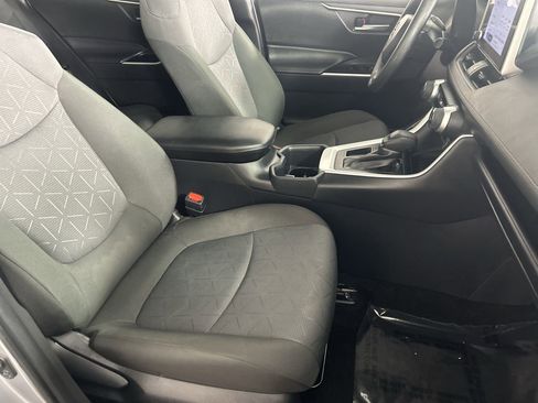 Used 2025 Toyota RAV4 XLE FWD image 26