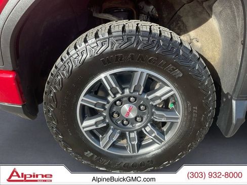 Used 2024 GMC Sierra 1500 AT4 w/ Technology Package AWD/4WD image 14