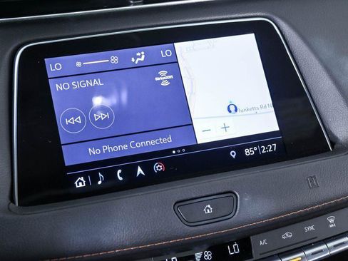 Used 2019 Cadillac XT4 Sport w/ Cold Weather Package FWD image 15