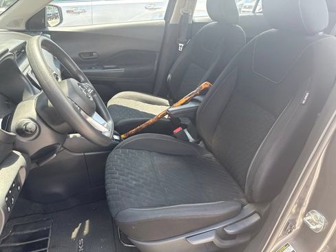 Used 2021 Nissan Kicks S FWD image 6