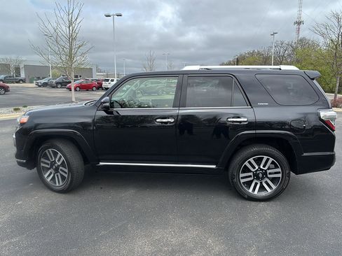 Used 2018 Toyota 4Runner Limited AWD/4WD image 13