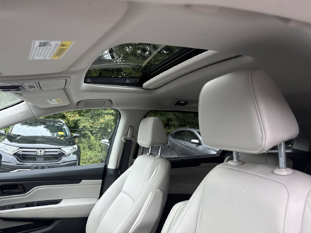 Used 2025 Honda Odyssey EX-L image 16