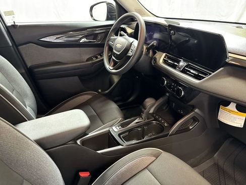 Used 2026 Chevrolet TrailBlazer LT w/ Driver Confidence Package image 26