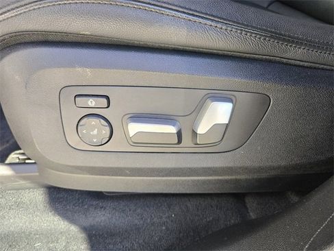 Used 2021 BMW X7 xDrive40i w/ Premium Package image 13