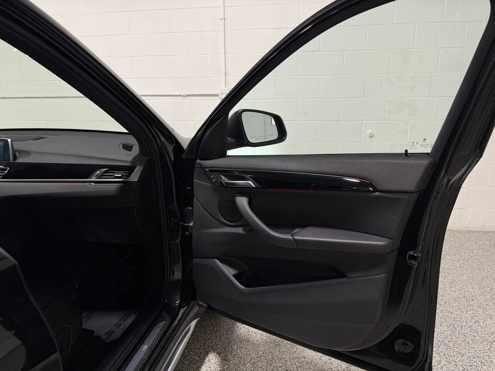 Used 2019 BMW X1 xDrive28i w/ Convenience Package AWD/4WD image 65