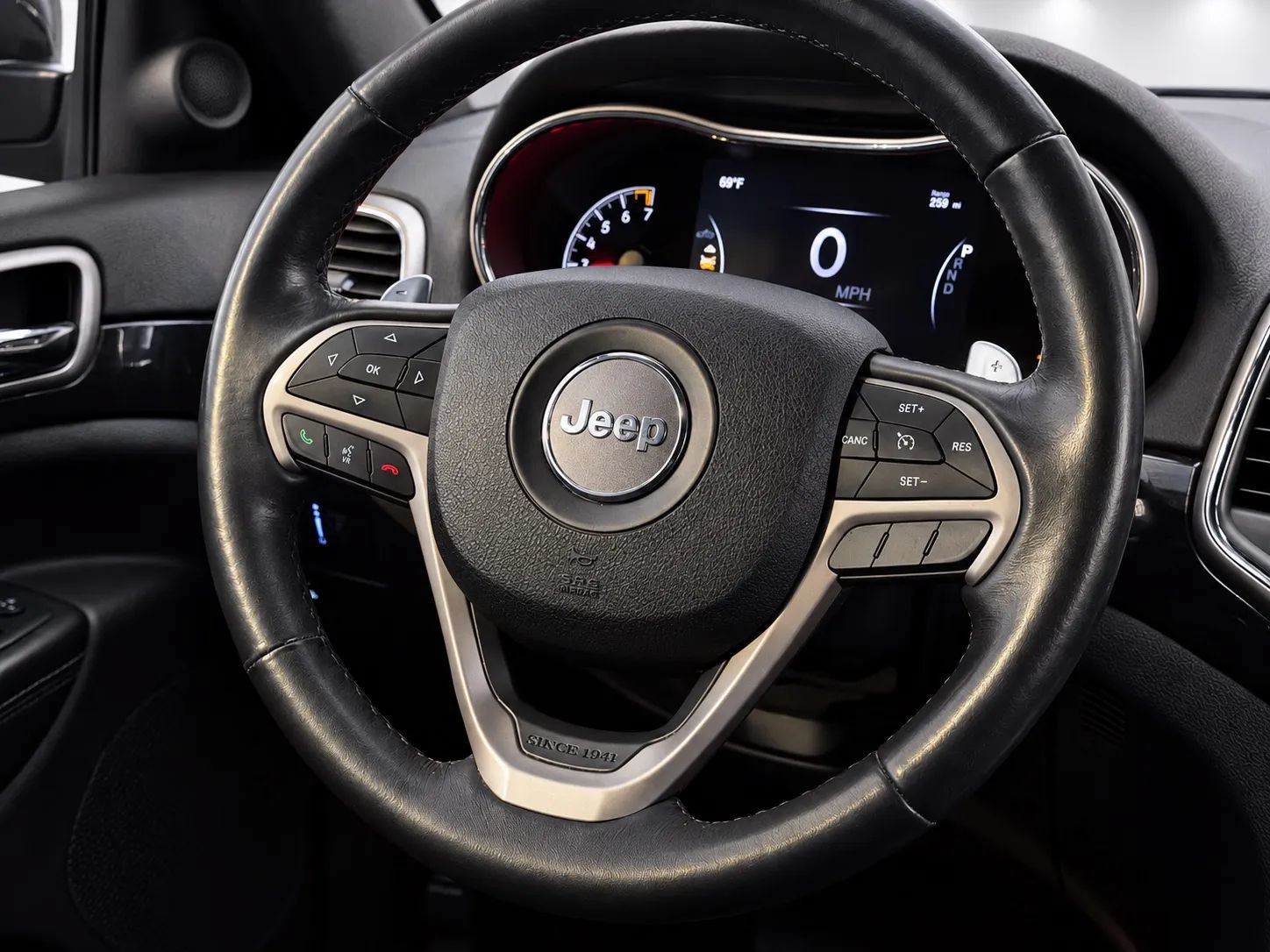 Used 2018 Jeep Grand Cherokee Altitude RWD image 18