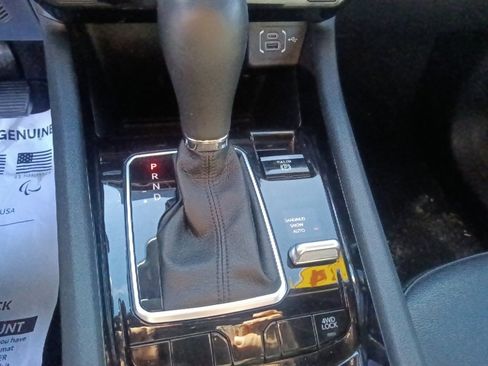 Used 2024 Jeep Compass Limited image 24