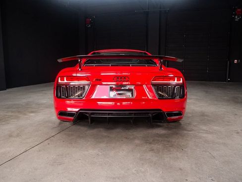 Used 2017 Audi R8 V10 w/ Carbon Exterior Package AWD/4WD image 31