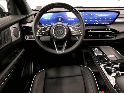 Used 2025 Buick Enclave Avenir w/ Super Cruise Package image 6