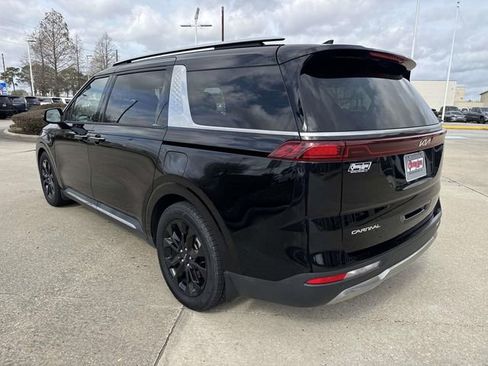 Used 2023 Kia Carnival SX Prestige image 7