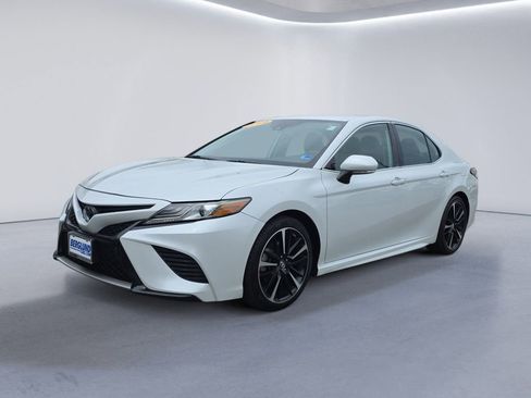 Used 2019 Toyota Camry XSE FWD image 7