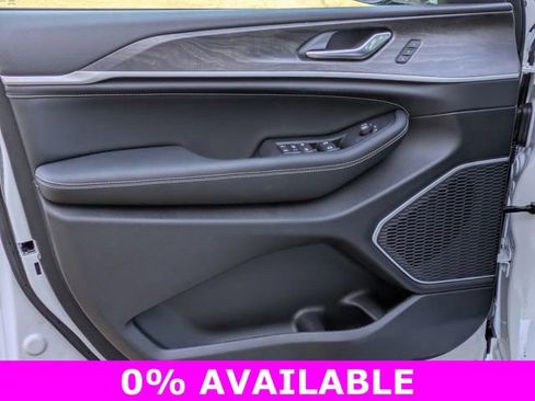 New 2026 Jeep Grand Cherokee Limited image 12