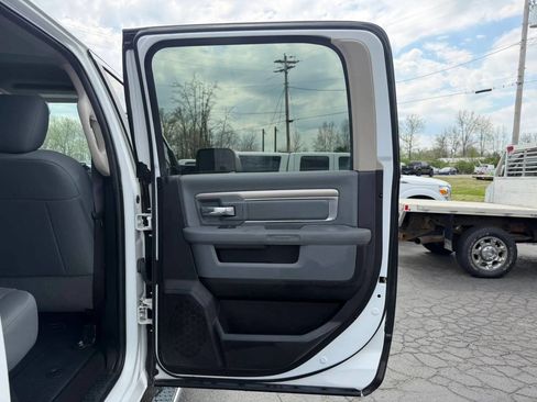 Used 2017 RAM 2500 SLT w/ Protection Group image 22
