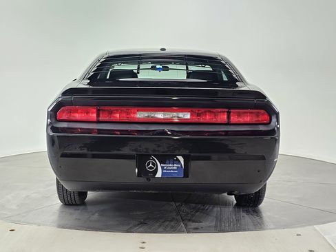 Used 2010 Dodge Challenger SE image 4