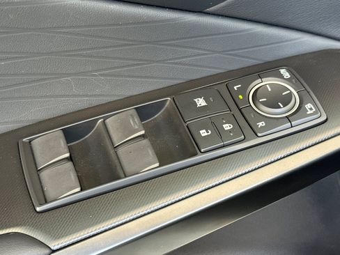 Used 2025 Lexus IS 350 F Sport RWD image 13