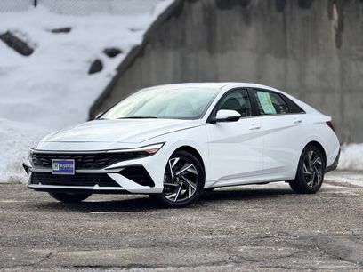 Used 2025 Hyundai Elantra Limited