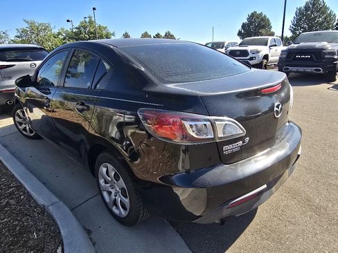 Used 2011 MAZDA MAZDA3 i Sport FWD image 3