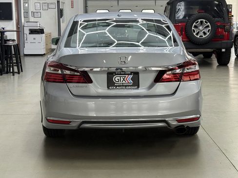 Used 2017 Honda Accord EX-L image 3