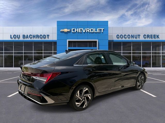 Used 2025 Hyundai Elantra SEL FWD image 8