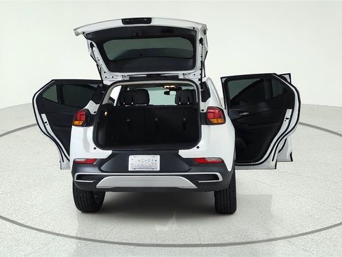 Used 2021 Buick Encore GX Preferred w/ Cold Weather Comfort Package FWD image 7