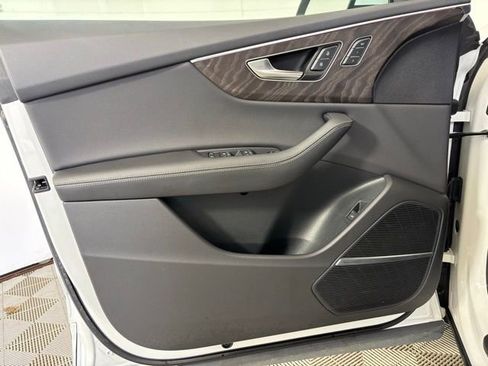 Used 2023 Audi Q8 Prestige image 10