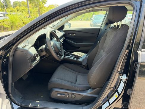 Used 2025 Honda Accord SE image 9
