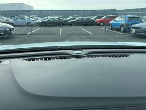 Used 2025 Buick Encore GX Preferred image 18