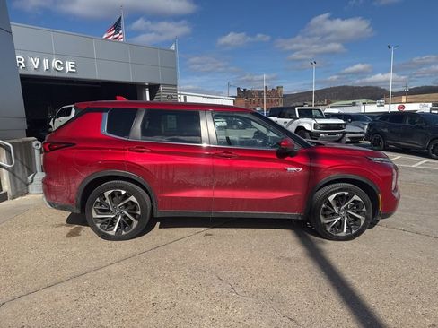 Used 2023 Mitsubishi Outlander SE image 6