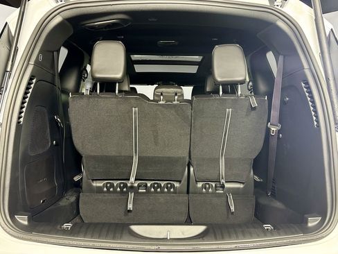 New 2026 Chrysler Pacifica Limited w/ Uconnect Theater Family Group image 21