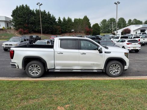 Used 2024 GMC Sierra 1500 Denali w/ Technology Package AWD/4WD image 8