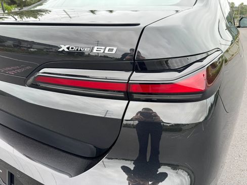 Used 2023 BMW i7 xDrive60 AWD/4WD image 14