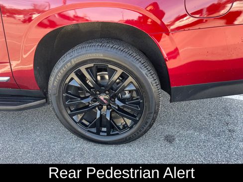 Used 2021 GMC Yukon XL SLT w/ SLT Luxury Package image 9