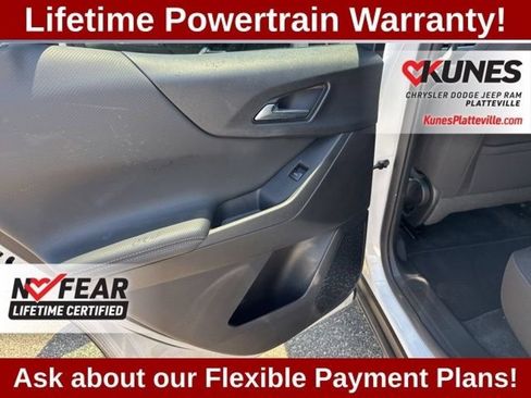 Used 2026 Chevrolet Equinox LT AWD/4WD image 32