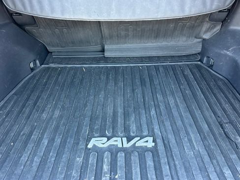 Used 2022 Toyota RAV4 XSE AWD/4WD image 17