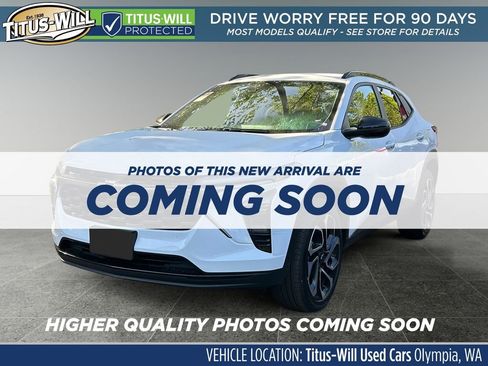 Used 2025 Chevrolet Trax RS w/ Driver Confidence Package image 2